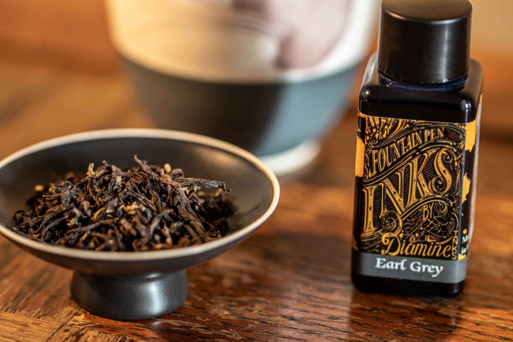 Flacon d'encre Earl Grey de Diamine et thé noir