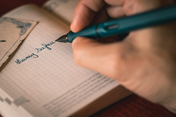 Écriture avec un Lamy Safari